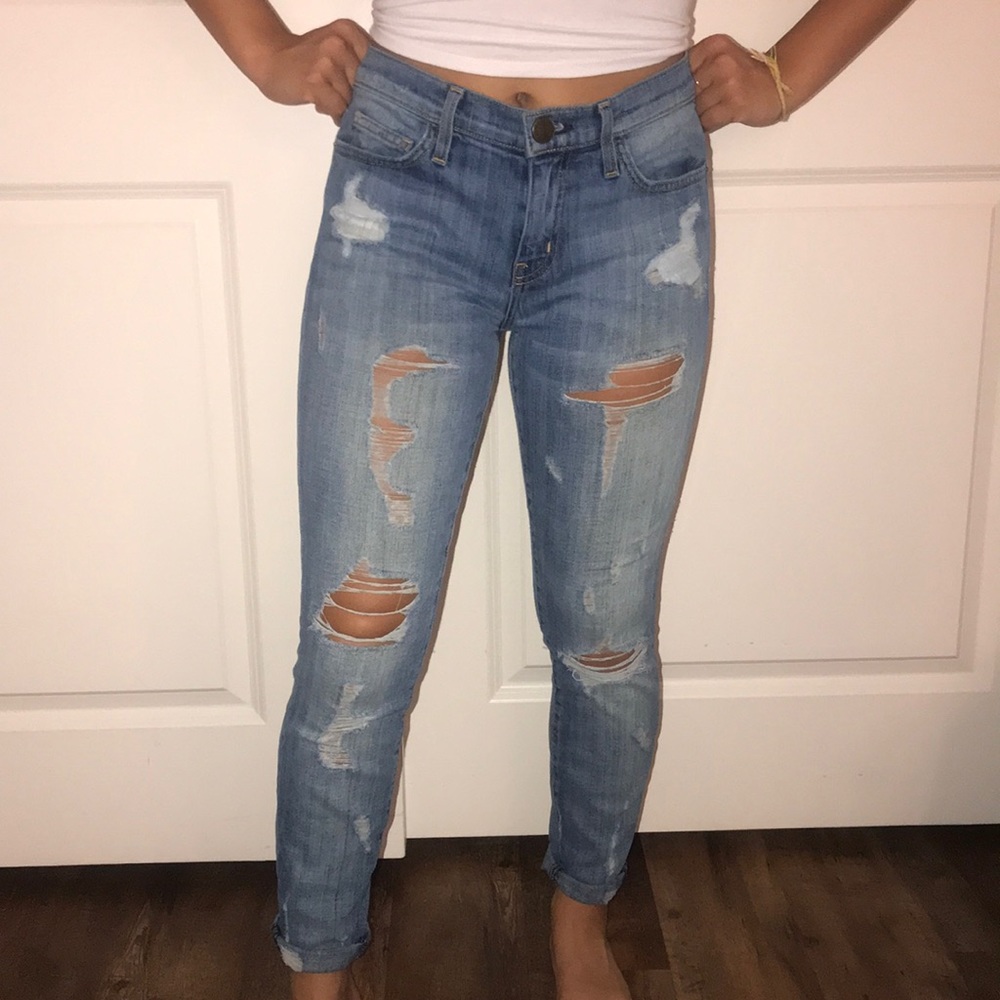 RIPPED JEANS